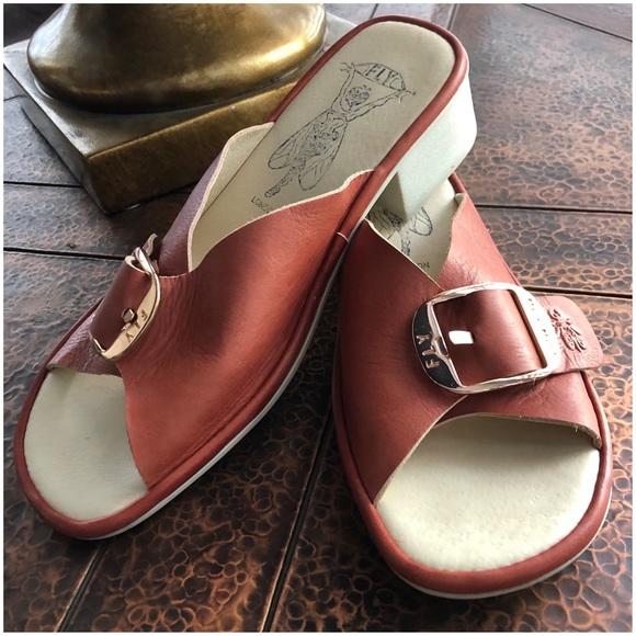 Fly London Shoes - FLY LONDON LEATHER MULES EURO SZ 40